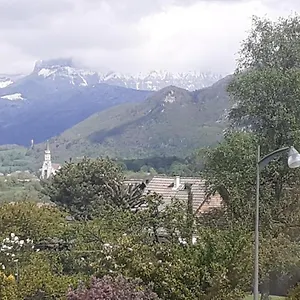 Indépendante Pour 1 Personne Sur Jardin Au Calme Annecy